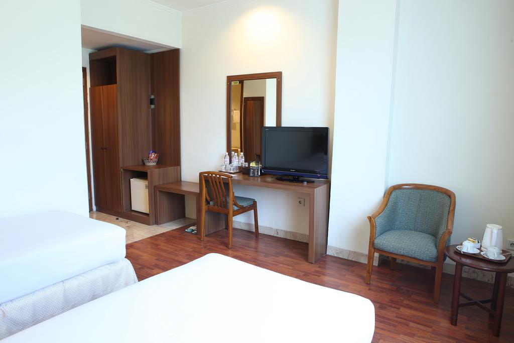 Hotel Anugerah Palembang Buitenkant foto