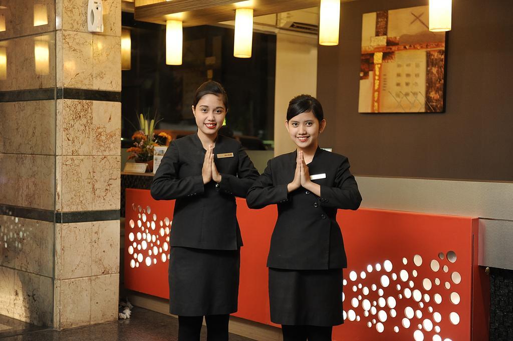 Hotel Anugerah Palembang Buitenkant foto