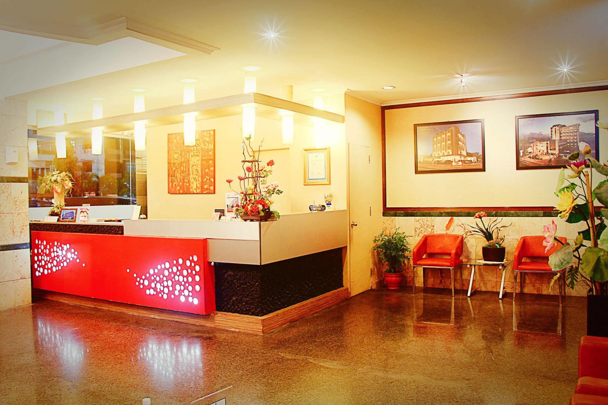 Hotel Anugerah Palembang Buitenkant foto